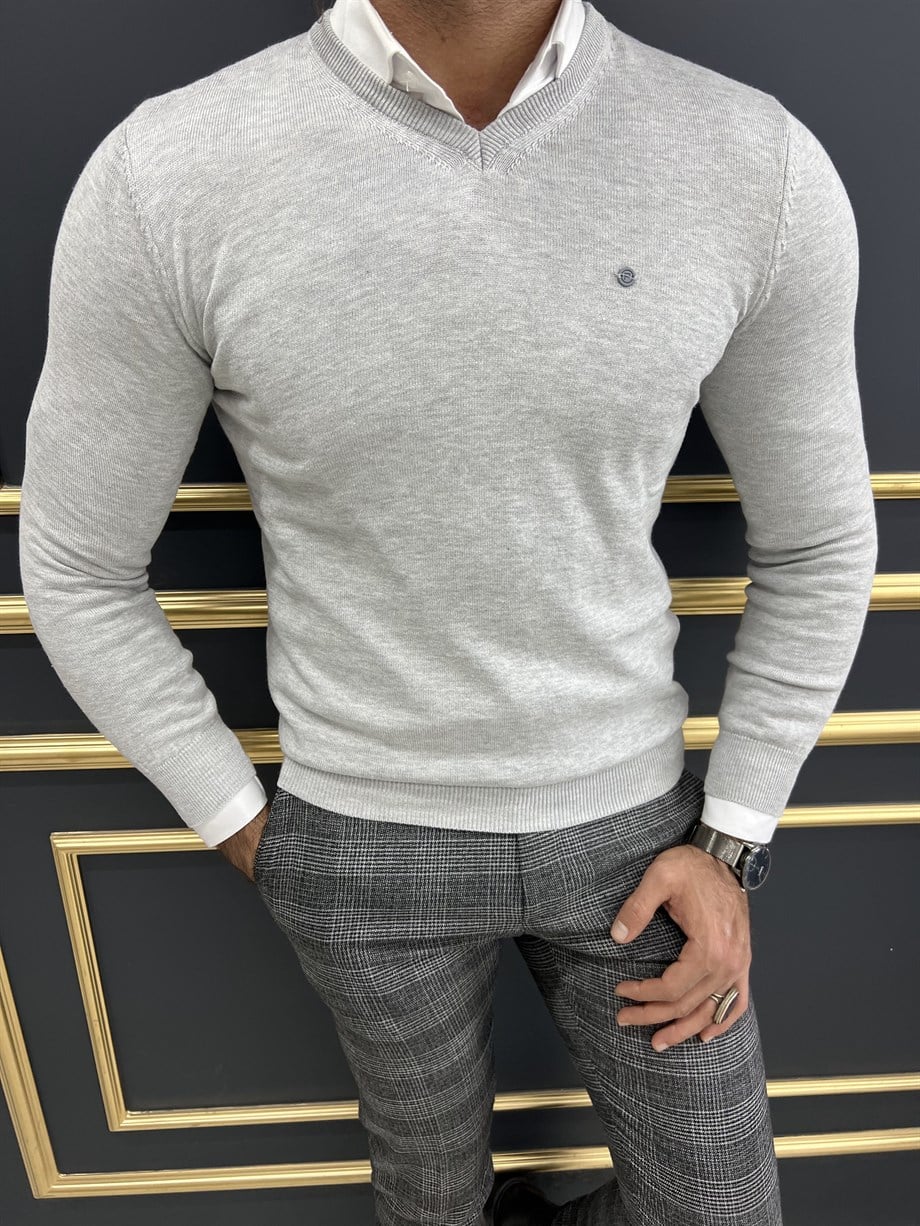 Slim Fit V Neck Knitwear ürünü TOP CLOTHING kategorisinde sizleri bekliyor.