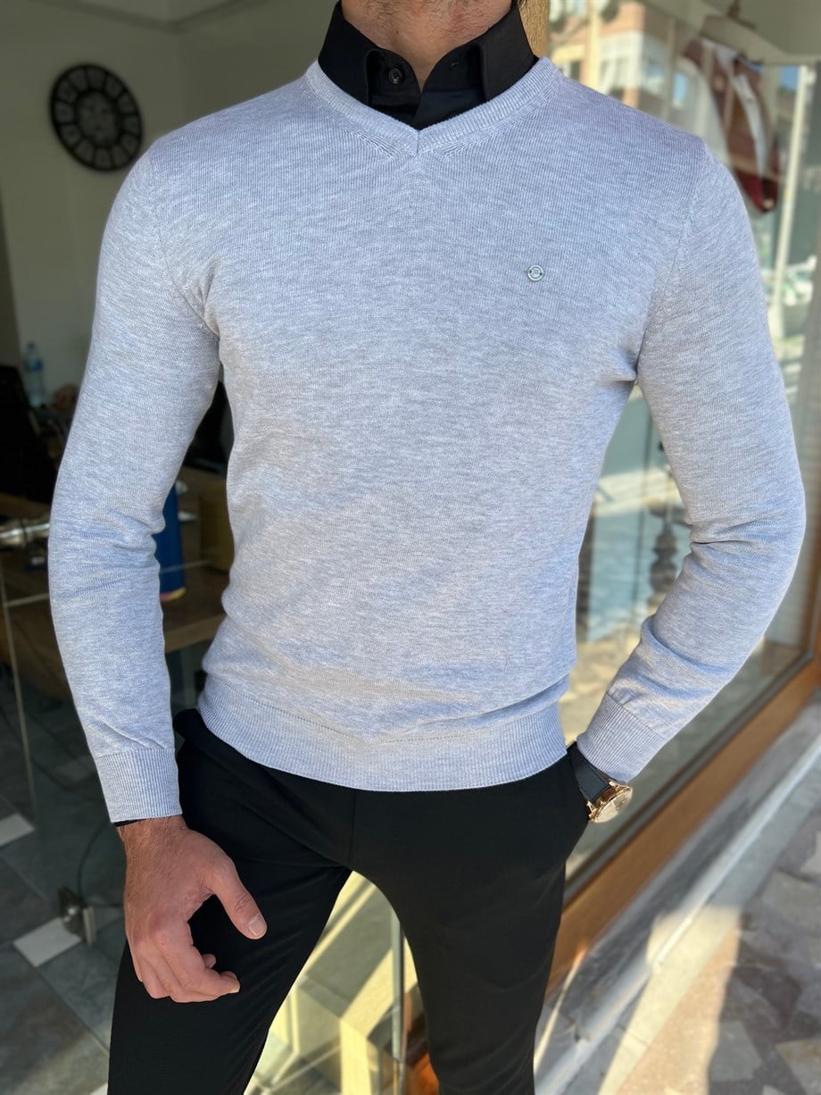 Slim Fit V Yaka Triko ürünü ÜST GİYİM kategorisinde sizleri bekliyor.