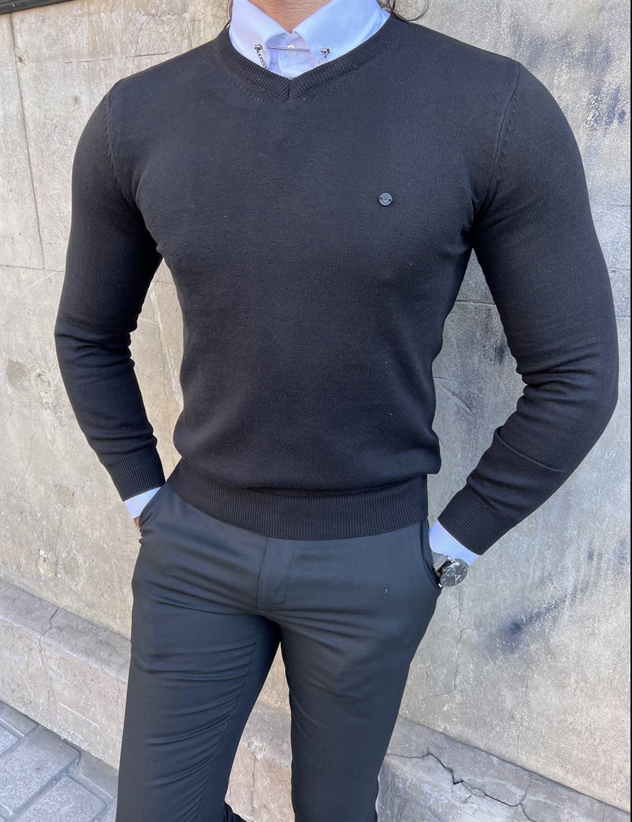 Slim Fit V Yaka Triko ürünü ÜST GİYİM kategorisinde sizleri bekliyor.