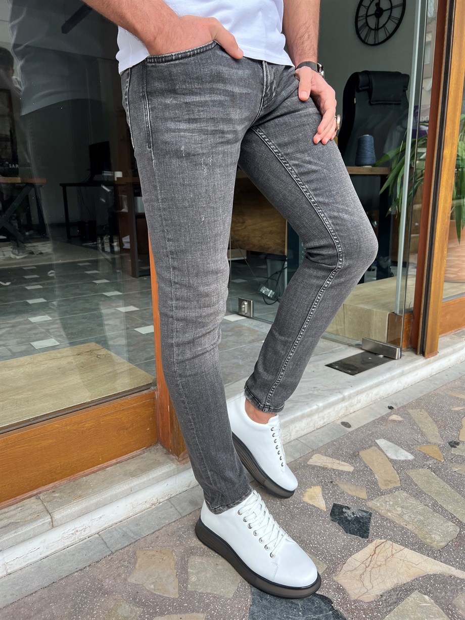 Taşlamalı Slim Fit Kot Pantolon ürünü JEANS CLOTHING kategorisinde sizleri bekliyor.