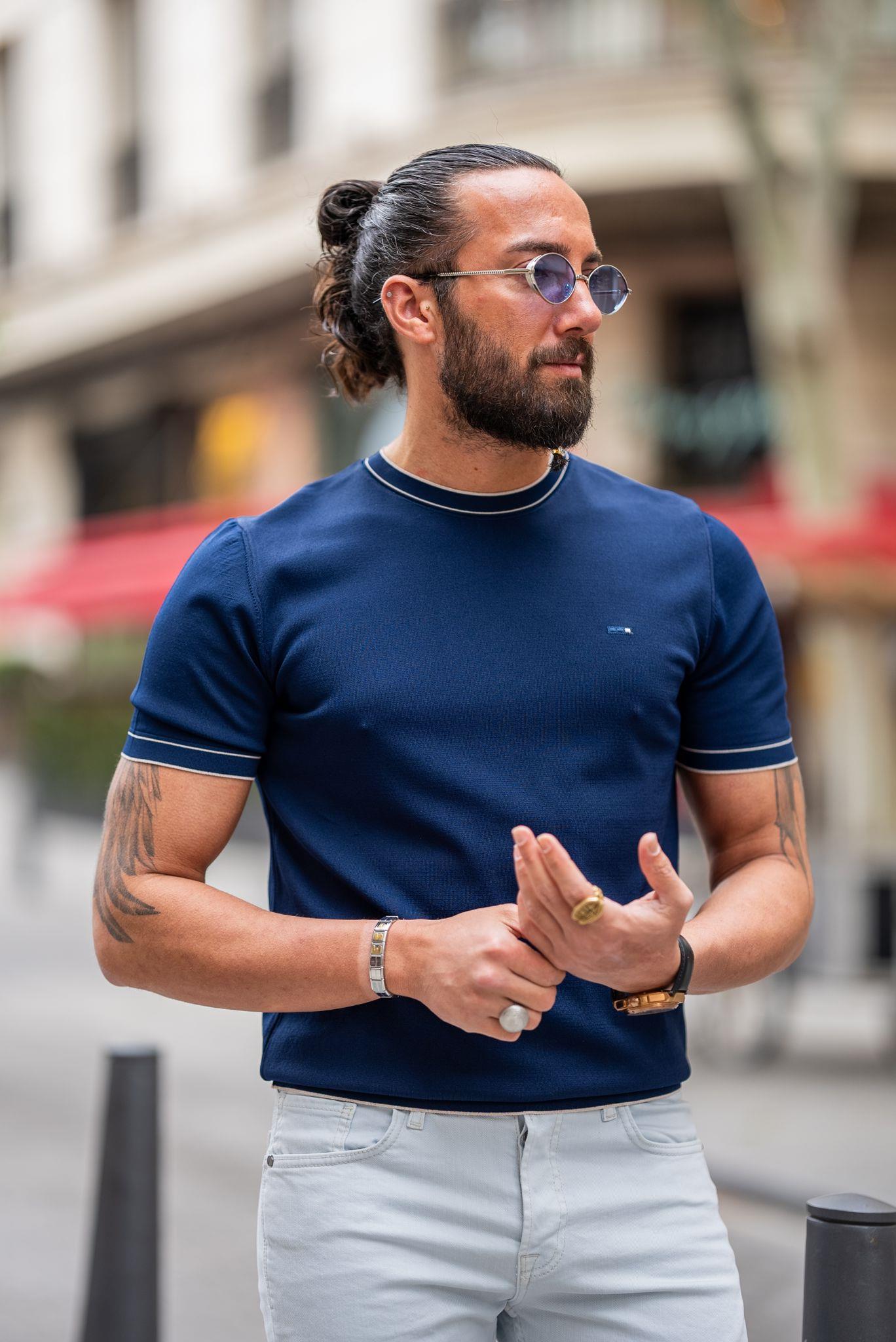 Yaka Detaylı Özel Tasarım Erkek Tshirt ürünü T-SHİRT kategorisinde sizleri bekliyor.