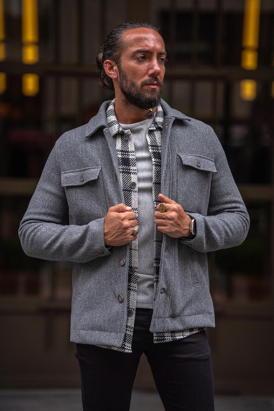 Short Cachet Coat With Side Pockets ürünü OUTERWEAR kategorisinde sizleri bekliyor.