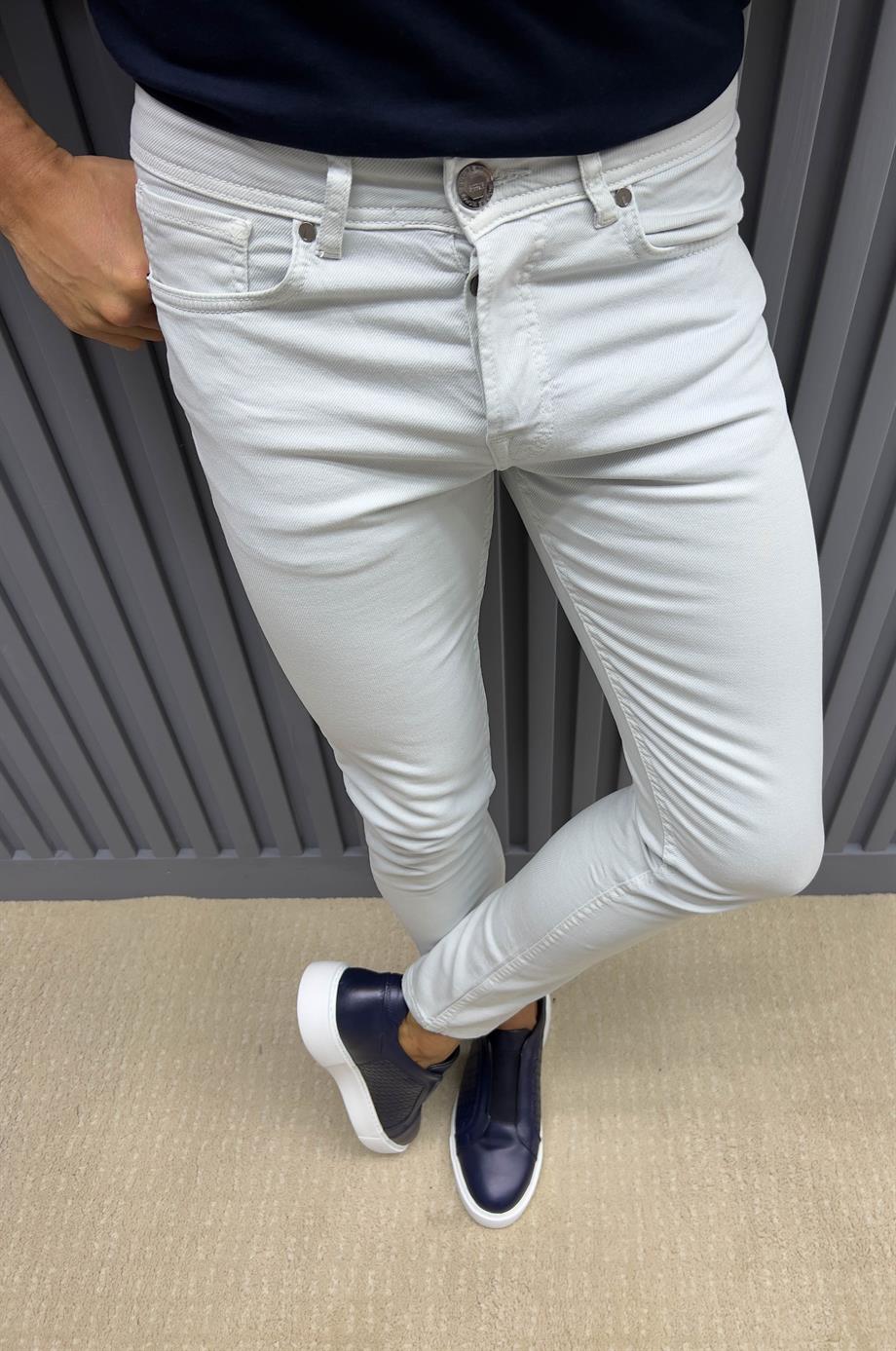 Yan Cepli Slim Fit Kot Pantolon ürünü JEANS CLOTHING kategorisinde sizleri bekliyor.
