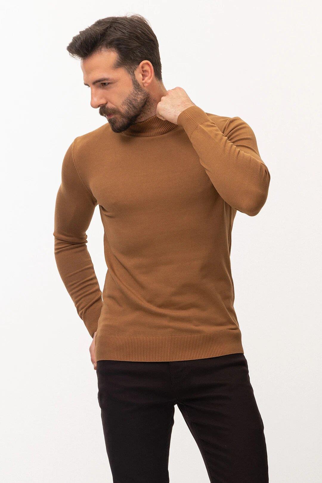 Yarım Balıkçı Yaka Triko Kazak ürünü ÜST GİYİM kategorisinde sizleri bekliyor.