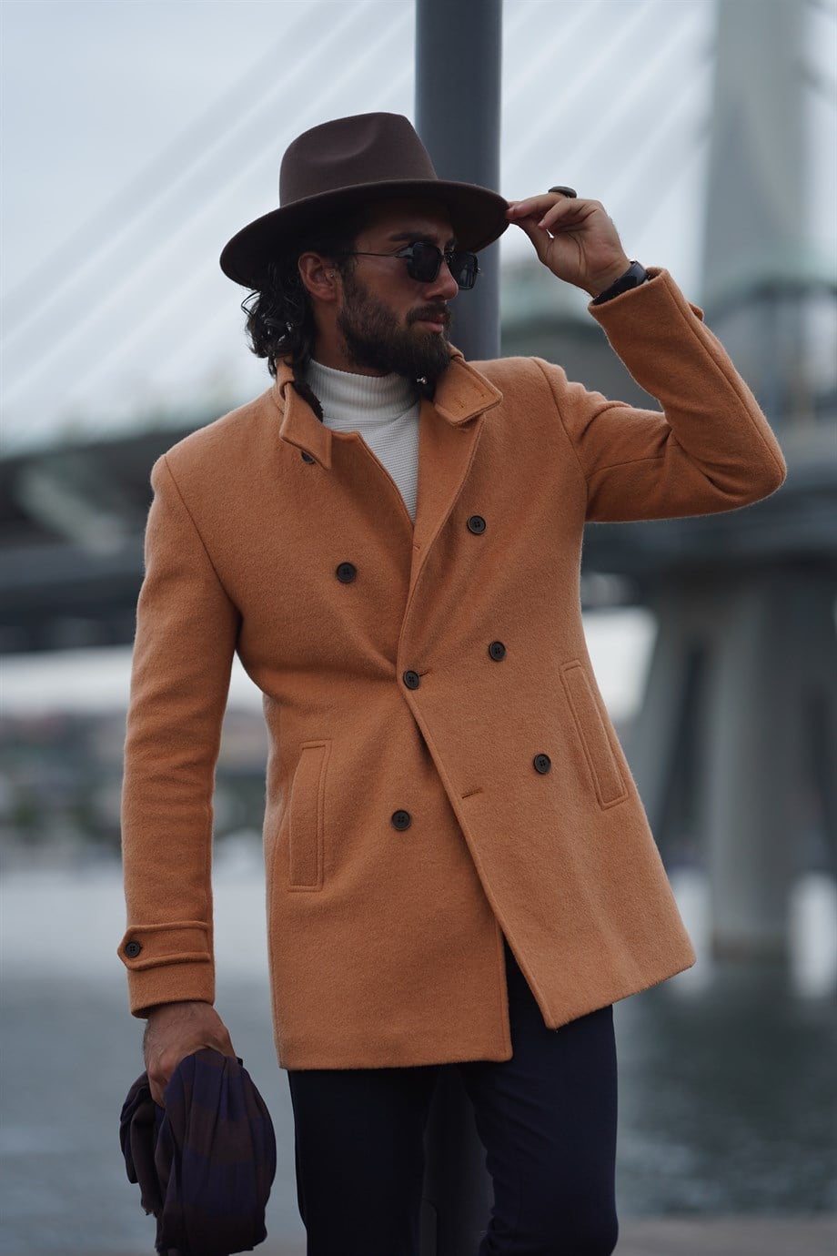 Wool Thin Cut Cachet Coat ürünü OUTERWEAR kategorisinde sizleri bekliyor.