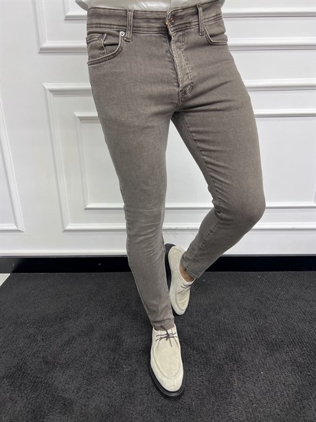 Slim Fit Kot Pantolon ürünü JEANS CLOTHING kategorisinde sizleri bekliyor.