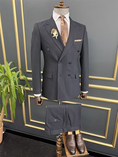 Line Detail Slim Fit Double Breasted Suit ürünü SUIT kategorisinde sizleri bekliyor.