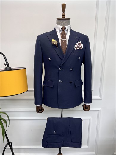 Vertical Collar Double Breasted Suit ürünü OUTERWEAR kategorisinde sizleri bekliyor.