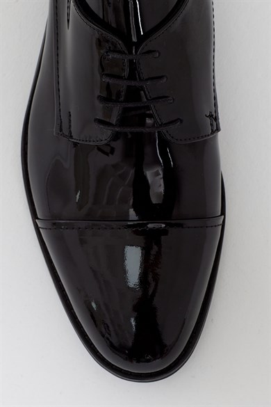Eva Sole Patent Leather Casual Shoes ürünü CASUAL kategorisinde sizleri bekliyor.