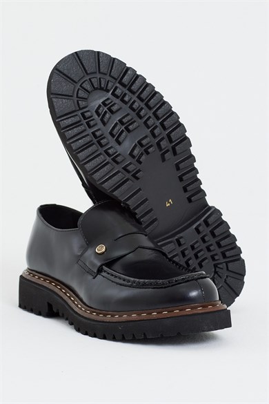 Rubber Sole Special Design Genuine Leather Loafer ürünü LOAFER kategorisinde sizleri bekliyor.