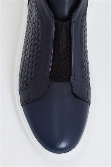 Special Design Mesh Detail Sports Shoes ürünü NEW SEASON kategorisinde sizleri bekliyor.