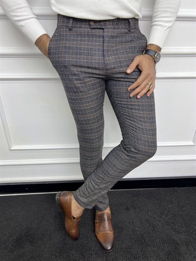 Slim Fit Plaid Pattern Fabric Trousers ürünü JEANS CLOTHING kategorisinde sizleri bekliyor.