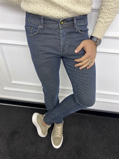 Slim Fit Jeans ürünü JEANS CLOTHING kategorisinde sizleri bekliyor.