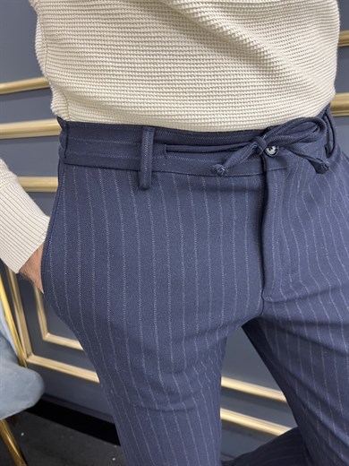 Slim Fit Fabric Trousers ürünü JEANS CLOTHING kategorisinde sizleri bekliyor.