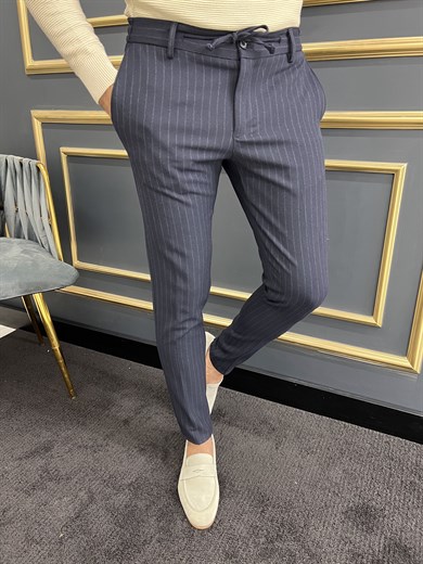 Slim Fit Fabric Trousers ürünü JEANS CLOTHING kategorisinde sizleri bekliyor.