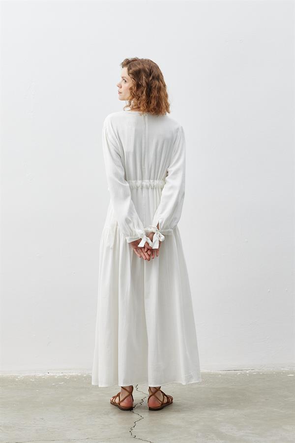 Şile Bezi Beyaz Bağlamalı Elbise