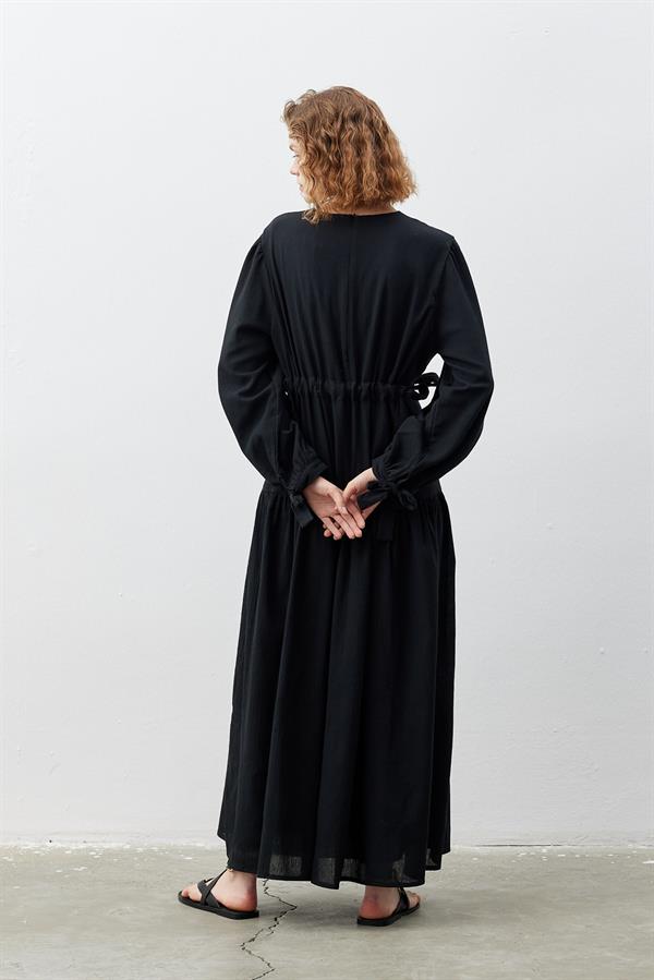 Şile Bezi Siyah Bağlamalı Elbise