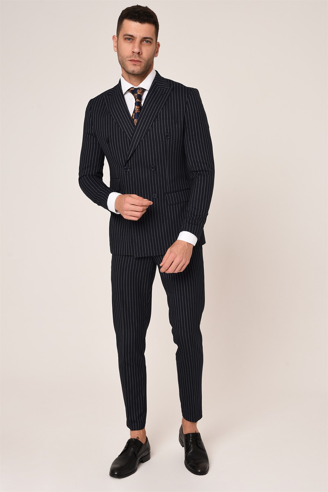 Lacivert Beyaz Çizgili,Kruvaze Takım Elbise Slim Fit İtalyan Stil | Agustini
