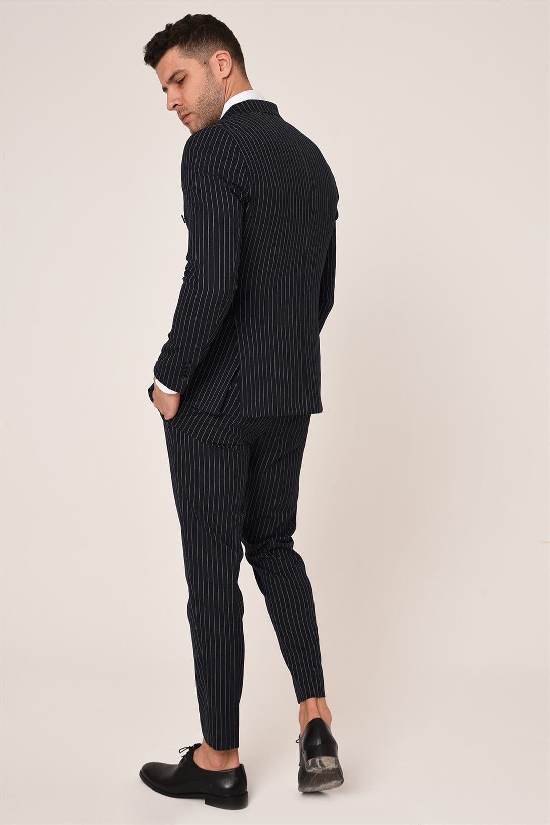 Lacivert Beyaz Çizgili,Kruvaze Takım Elbise Slim Fit İtalyan Stil | Agustini