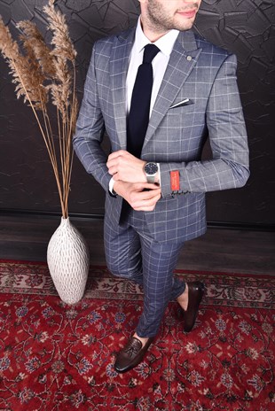 Gri Renk ,Ekose Yelekli Takım Elbise | Agustini