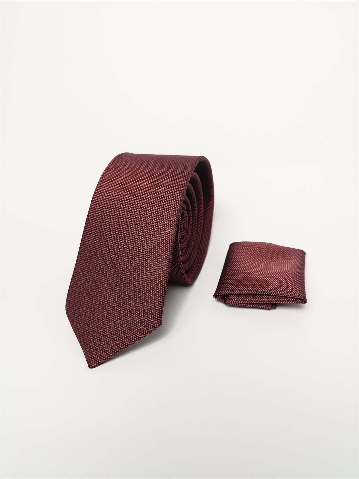 BORDO ARMÜRLÜ KRAVAT MENDİL SET - AGUSTİNİKategorisizAGUSTİNİXML