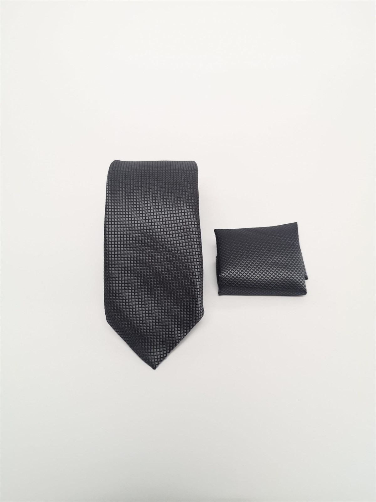 GRİ ARMÜRLÜ KRAVAT MENDİL SET - AGUSTİNİKategorisizAGUSTİNİXML