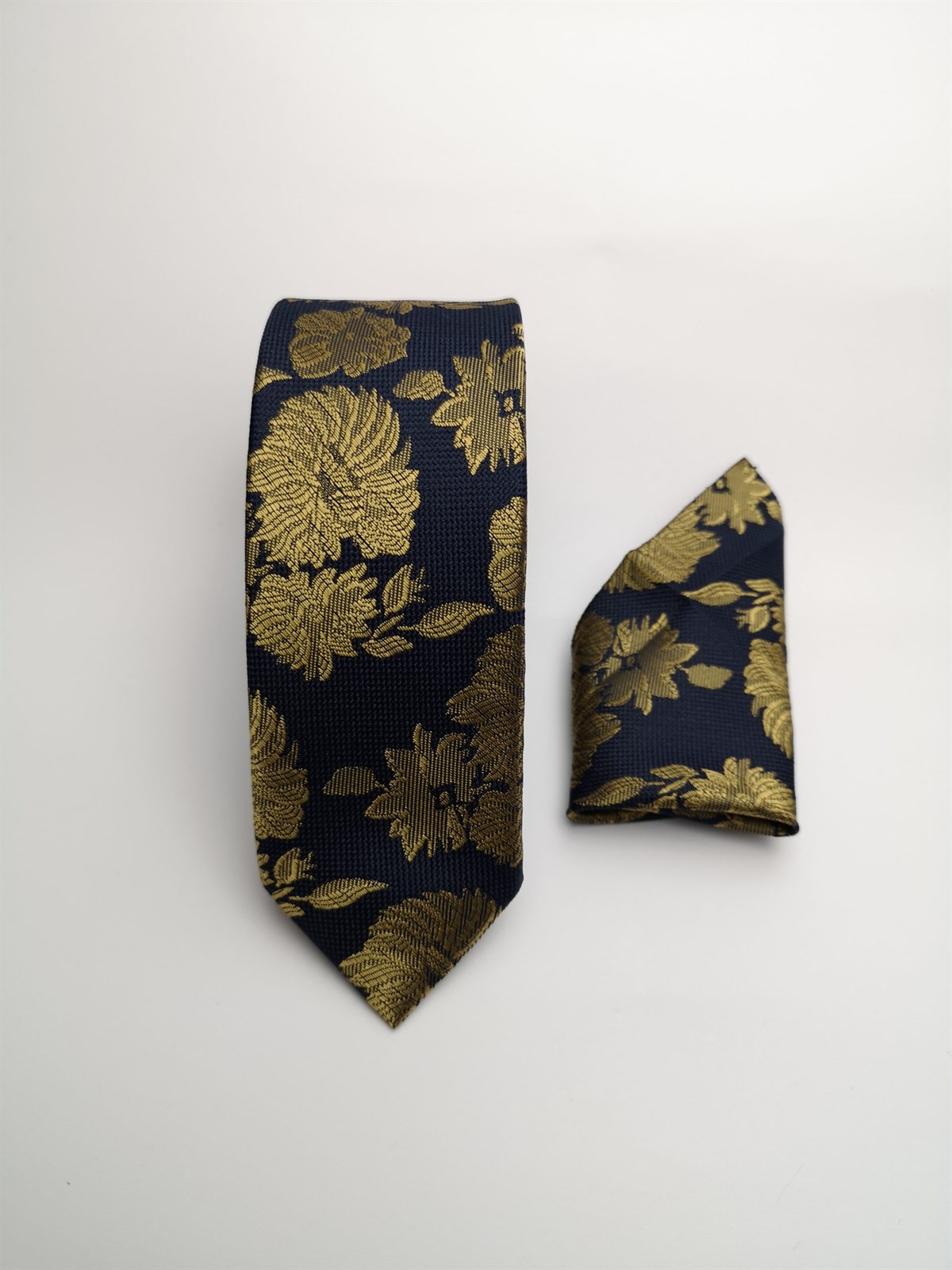LACİVERT, GOLD DESENLİ KRAVAT MENDİL SET - AGUSTİNİKategorisizAGUSTİNİXML