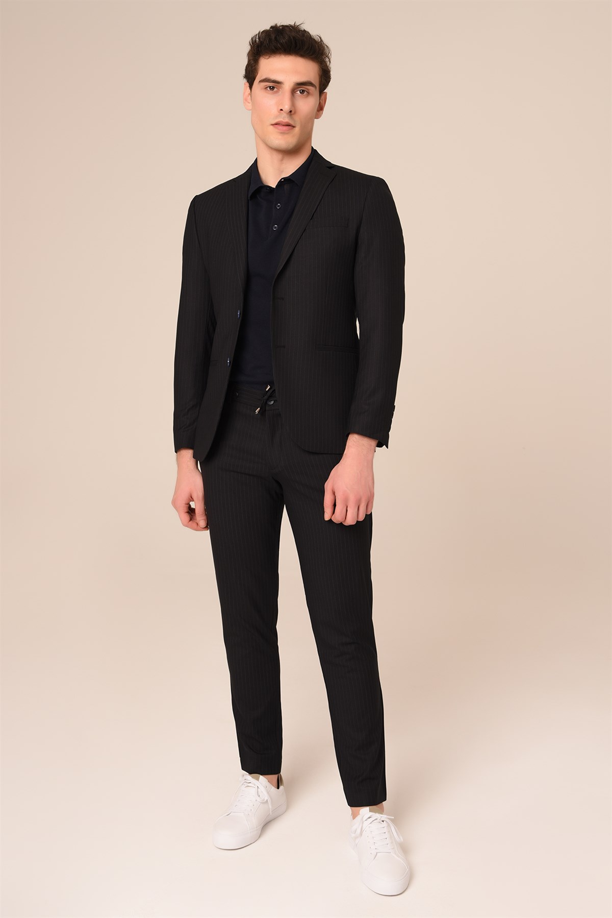 Siyah Renk Çizgili Slim Fit Jogger Pantolonlu Takım Elbise Modelleri ve  Fiyatları | Agustini