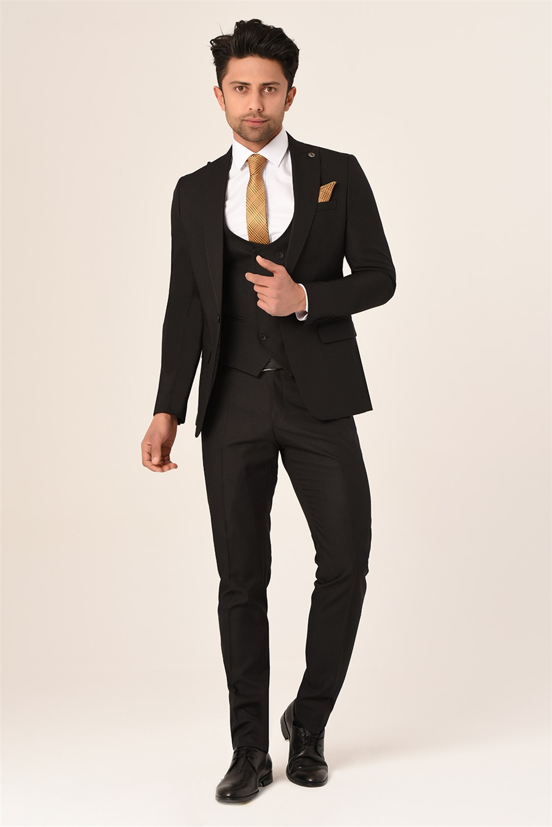 Siyah Yelekli Sivri Yaka Yeni Nesil Takım Elbise Slim Fit | AgustiniTAKIM ELBİSEAGUSTİNİYtk1306AGUSTİNİSiyah Yelekli Erkek Sivri Yaka Yeni Nesil Takım Elbise Slim Fit | Agustini