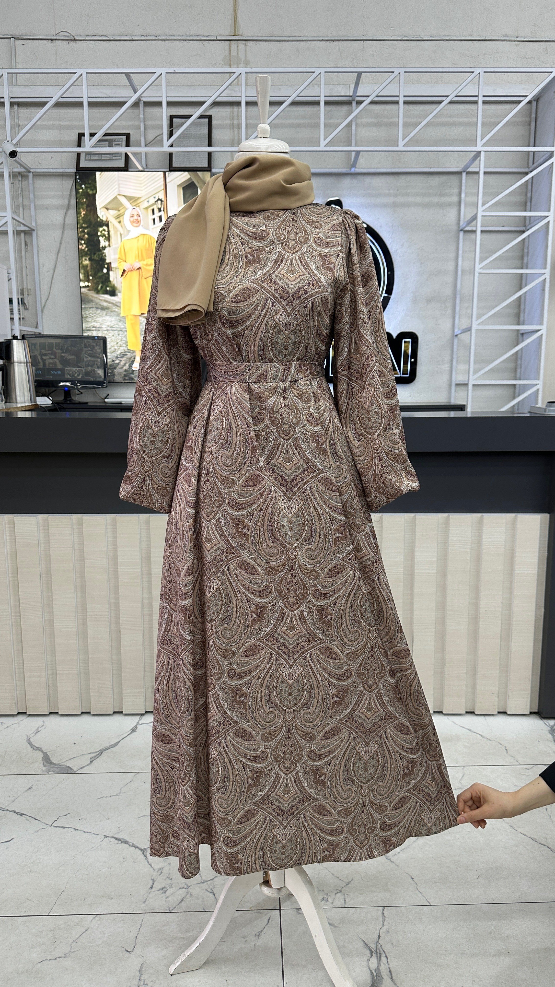 Şal Desen Saten Elbise 