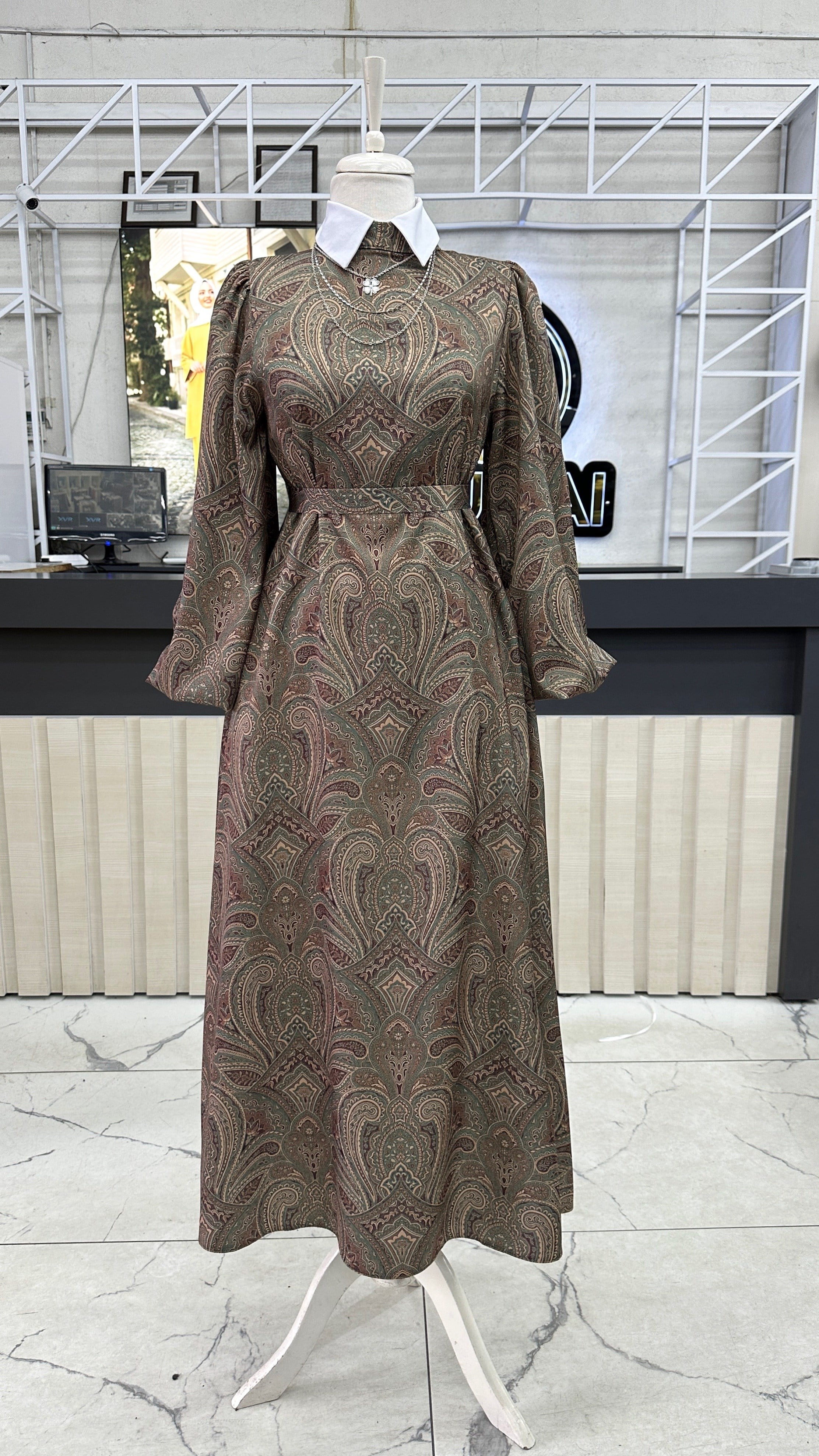 Şal Desen Saten Elbise Kahve-Yeşil