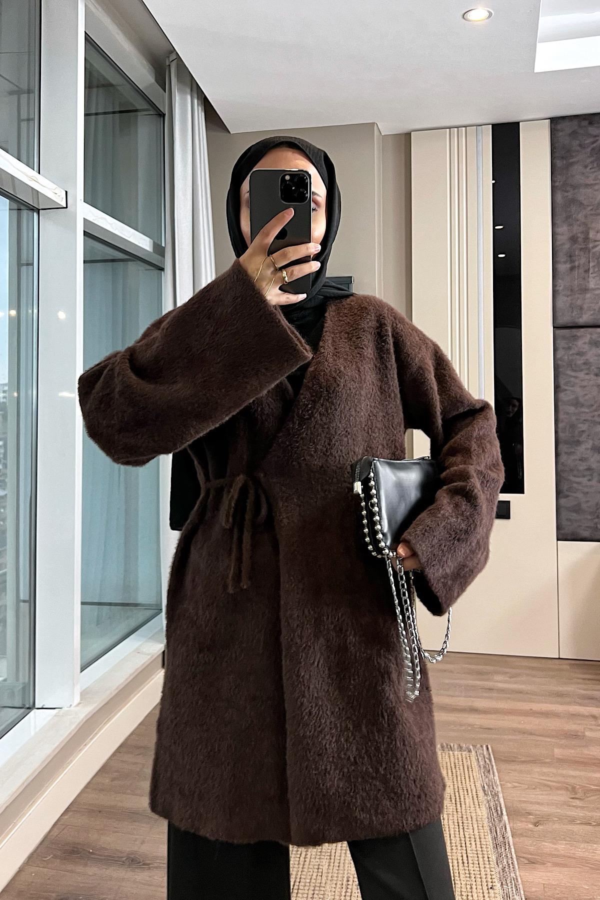 İçten Bağlama Detaylı Yumoş Hırka Kahverengi