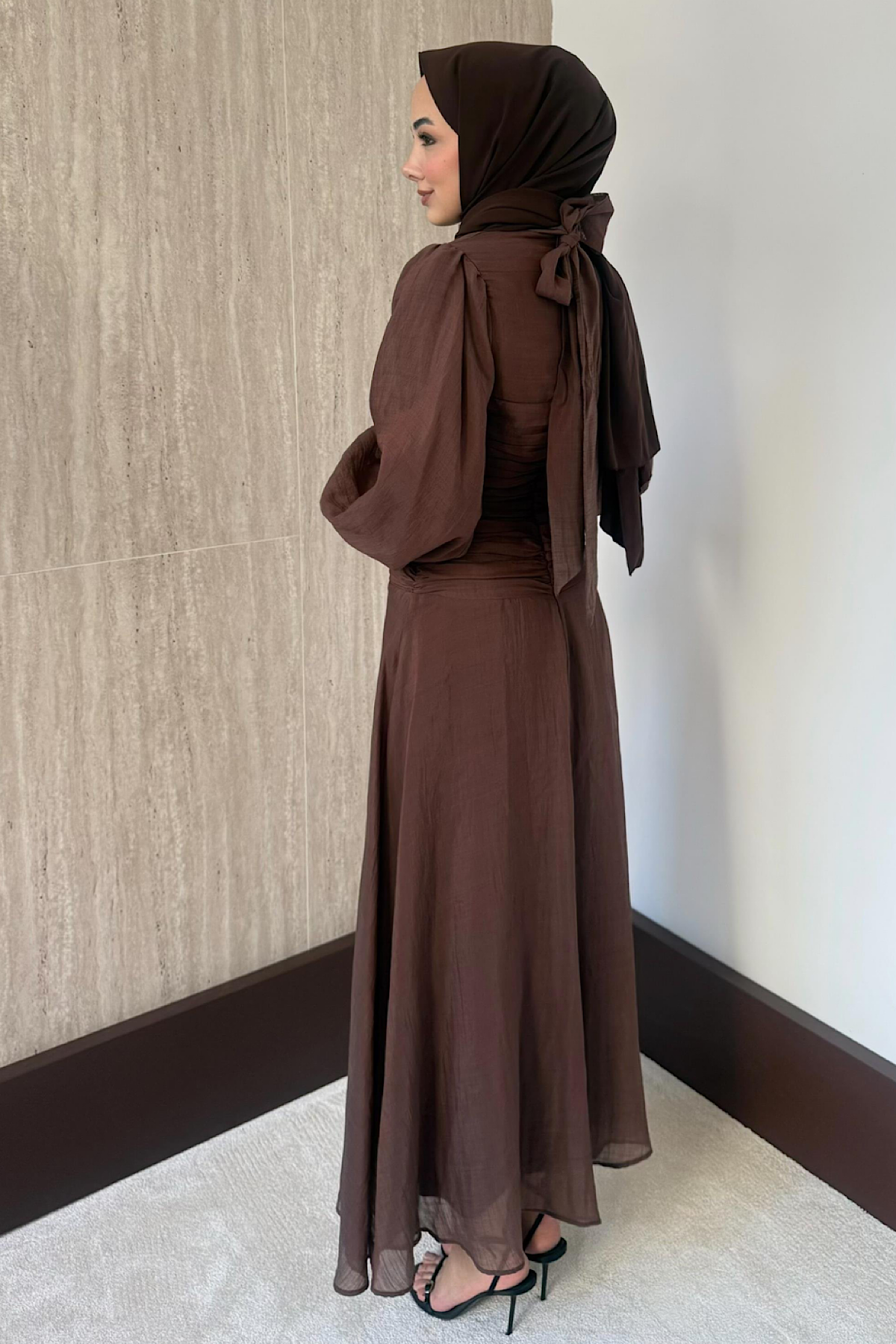 Belden Oturtmalı Elbise Kahve