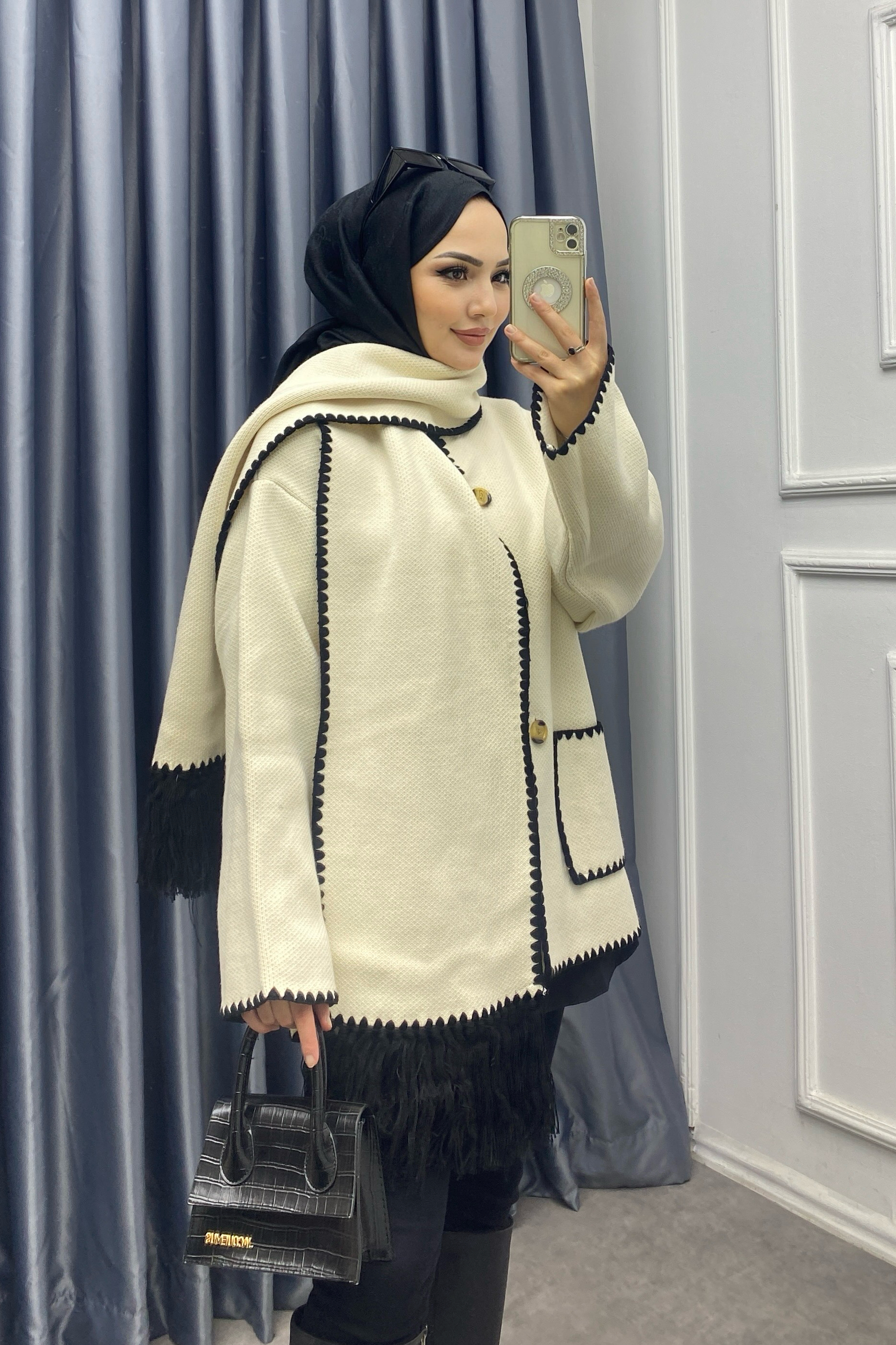 Atkı Detaylı Çelik Örgü Hırka Bej