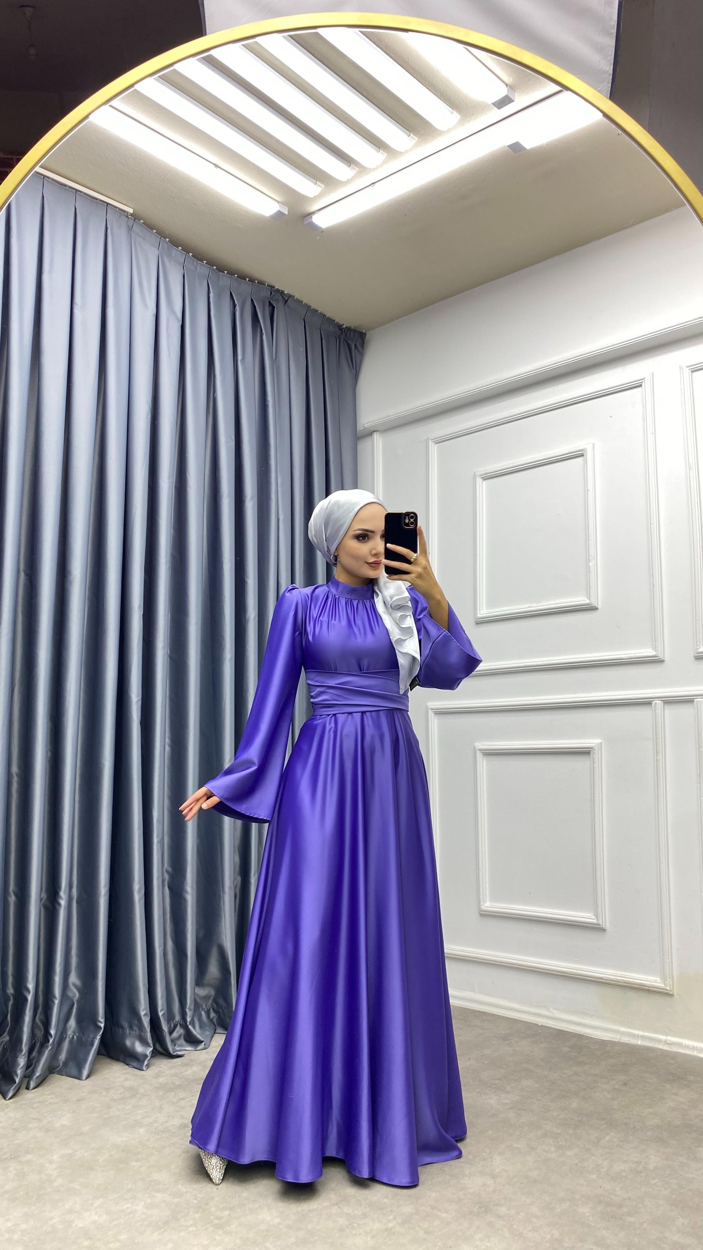 Bel Bağlamalı Saten Elbise 