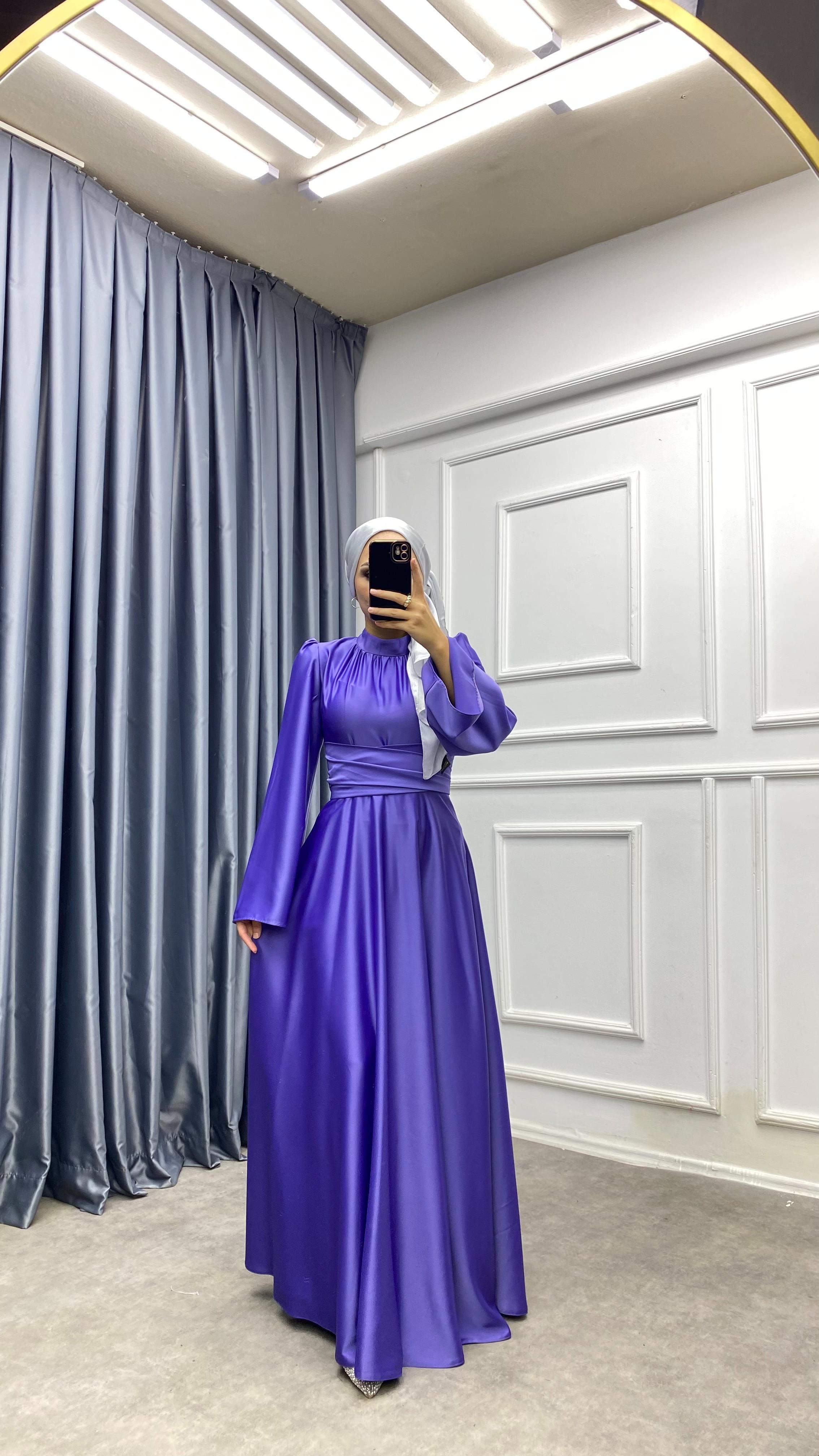 Bel Bağlamalı Saten Elbise 