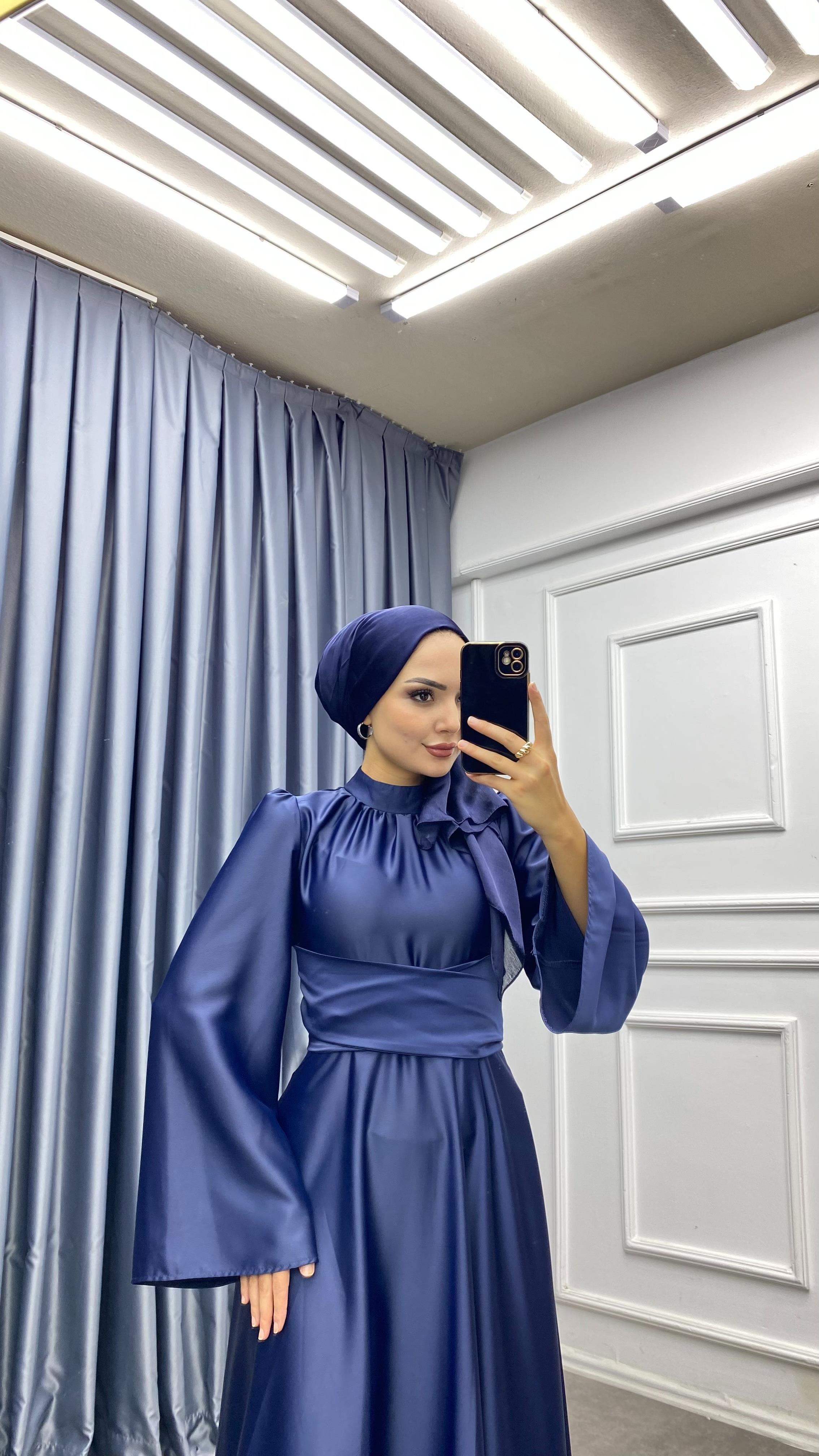Bel Bağlamalı Saten Elbise Lacivert 