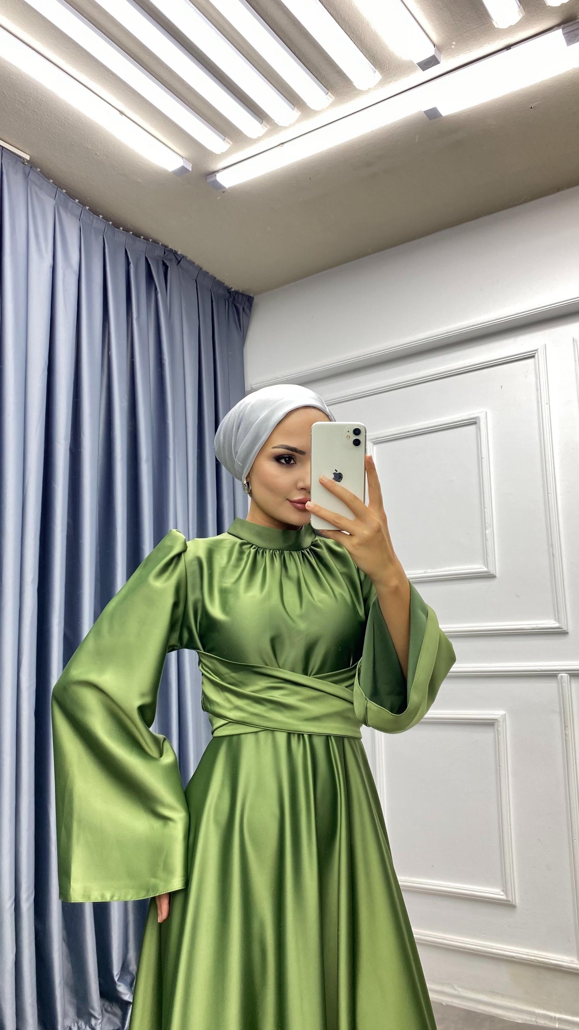 Bel Bağlamalı Saten Elbise Yeşil