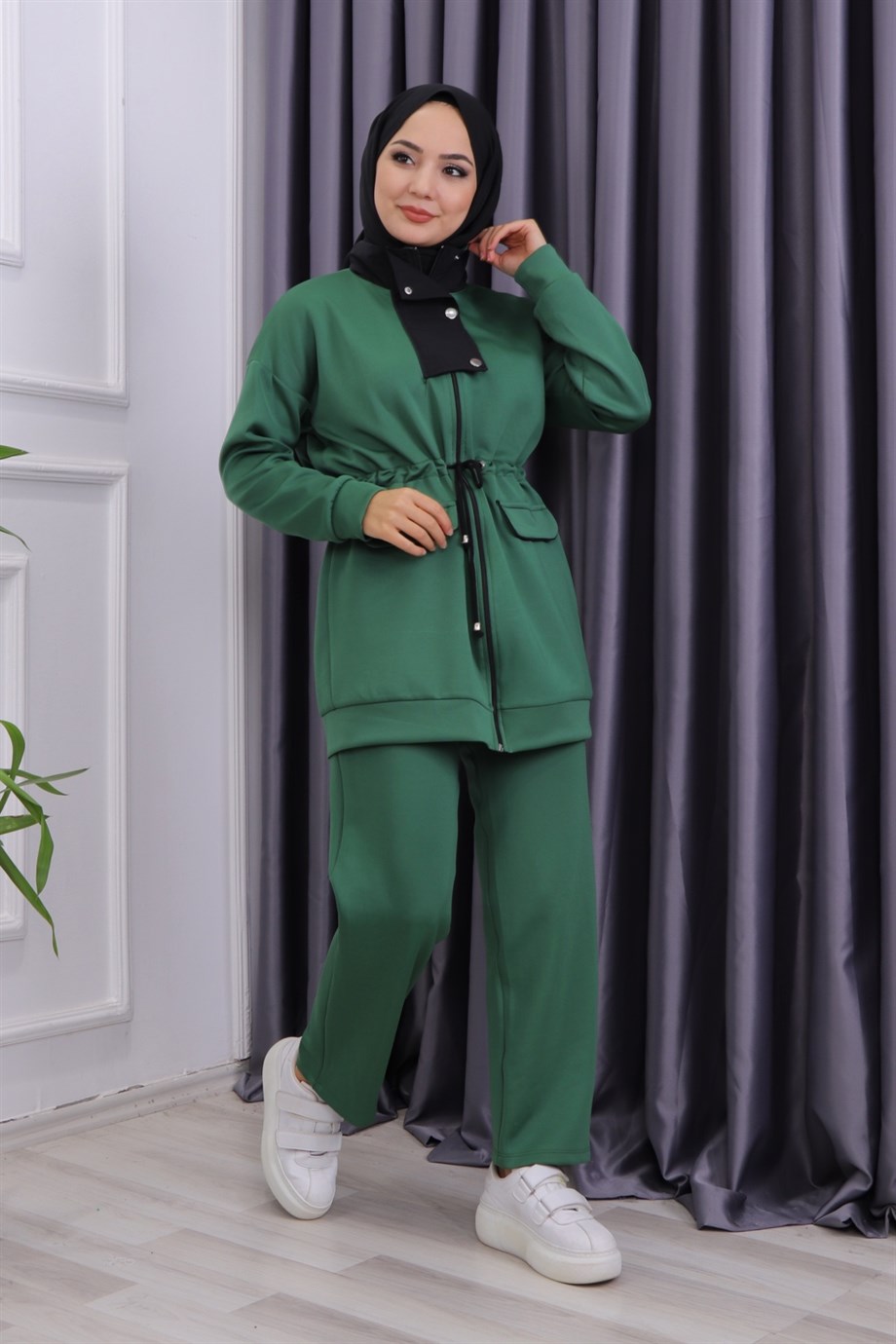 Beli Bağcıklı Takım Yeşil