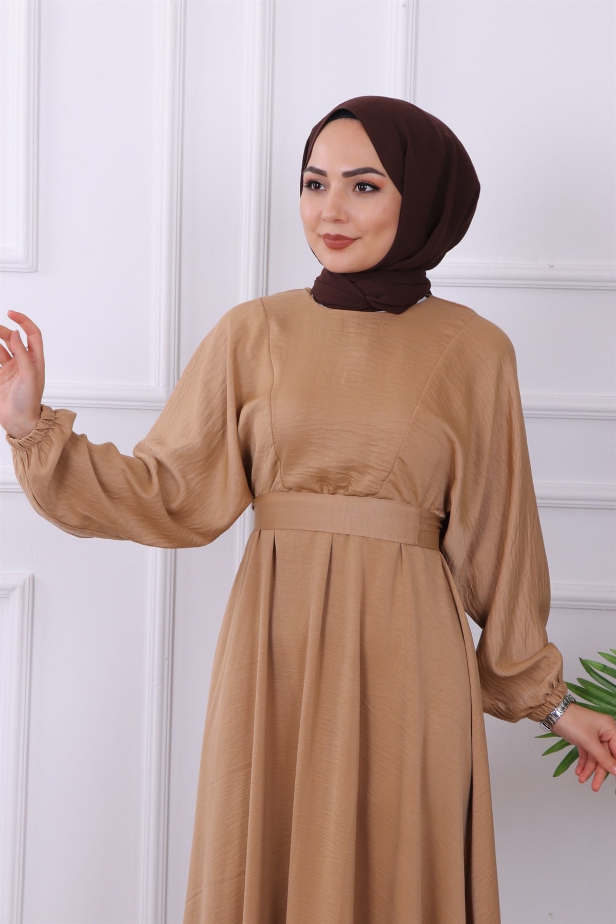 Beli Lastikli Saten Elbise Koyu Krem ( Gold )