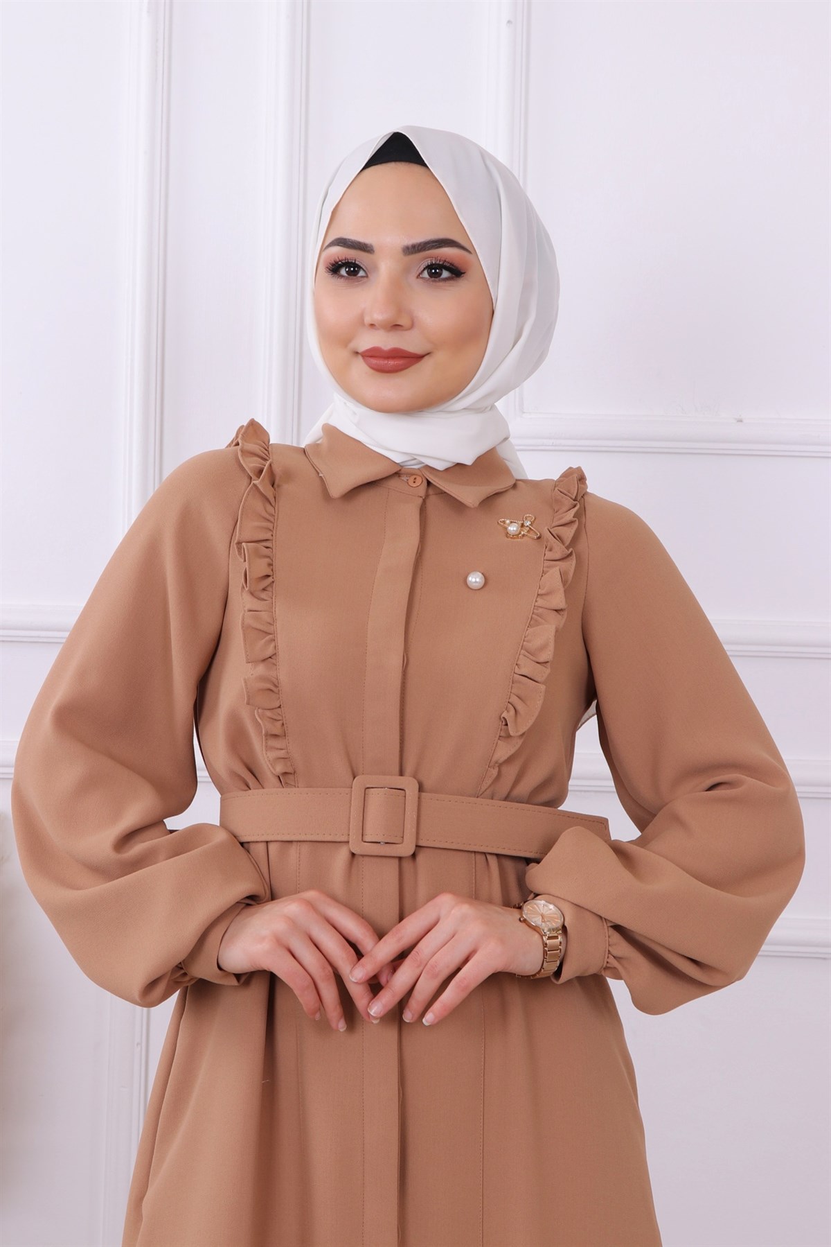 Bronşlu Elbise Camel