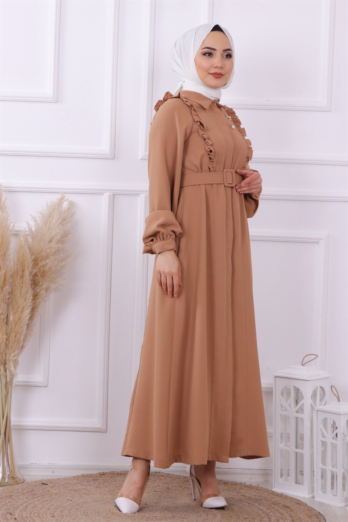 Bronşlu Elbise Camel