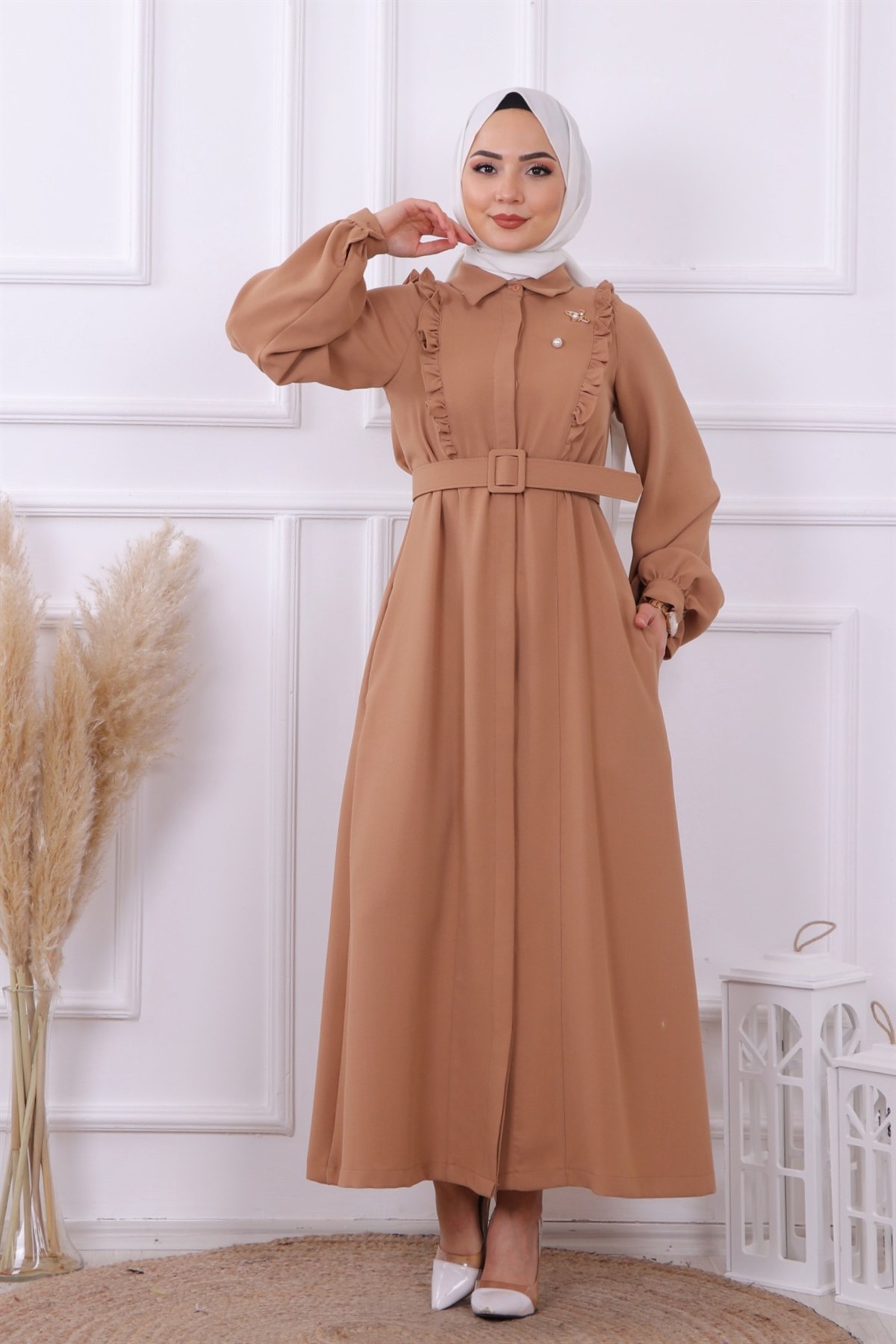 Bronşlu Elbise Camel