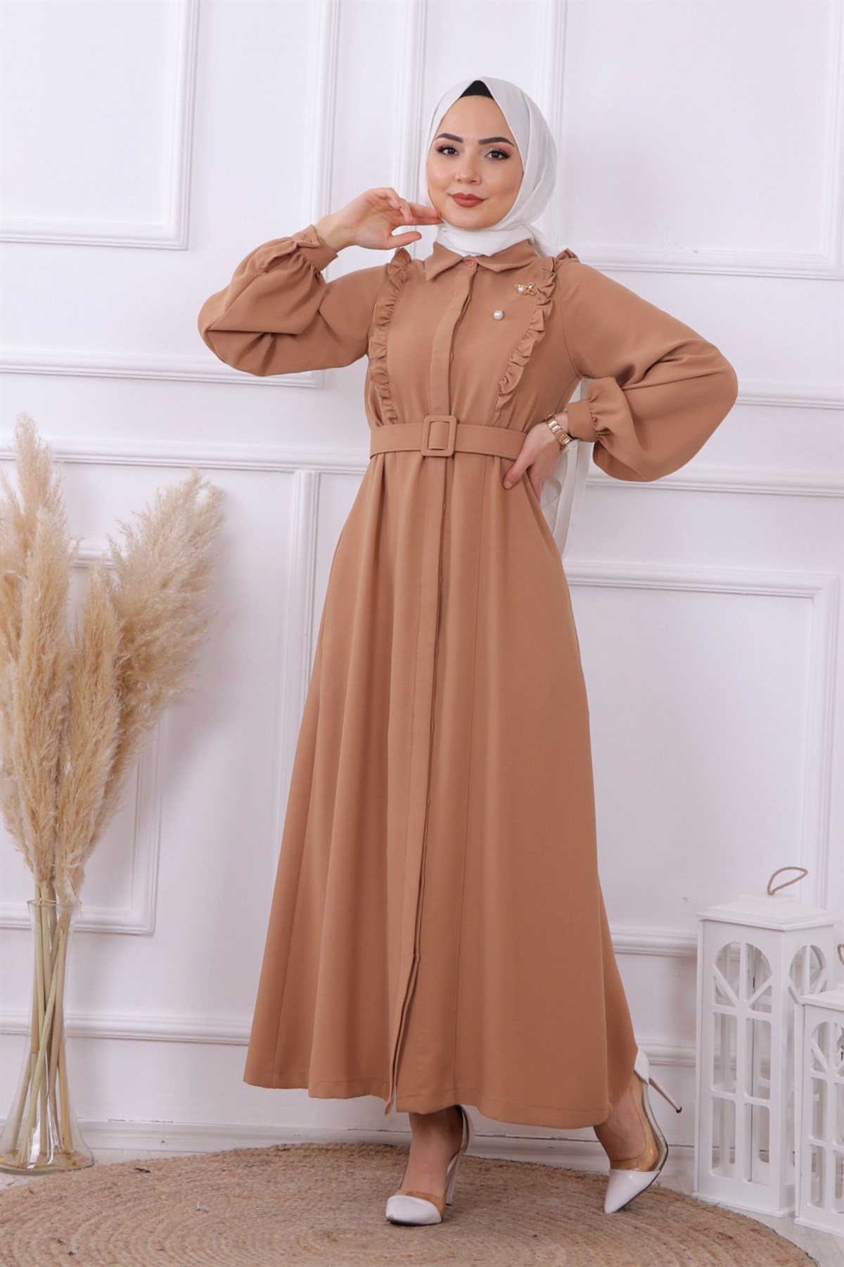 Bronşlu Elbise Camel