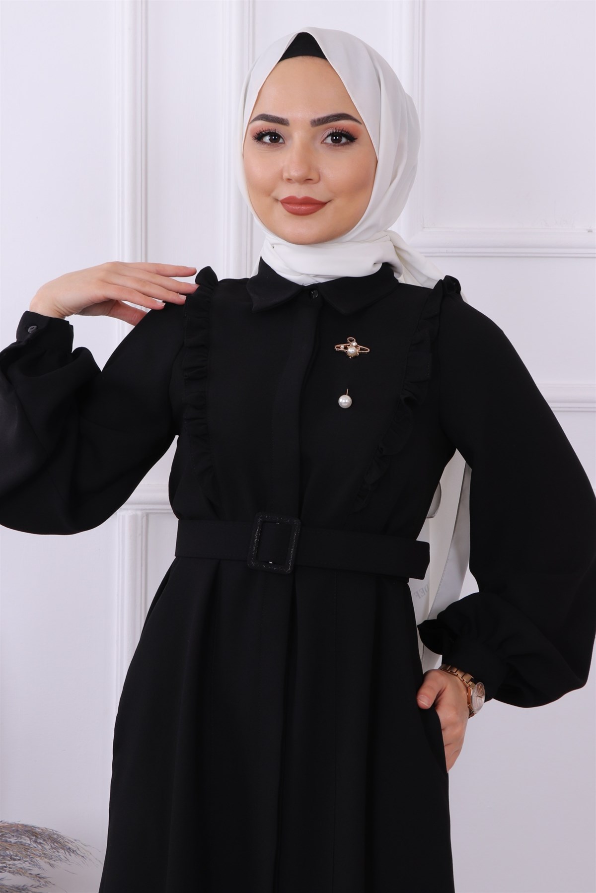 Bronşlu Elbise Siyah