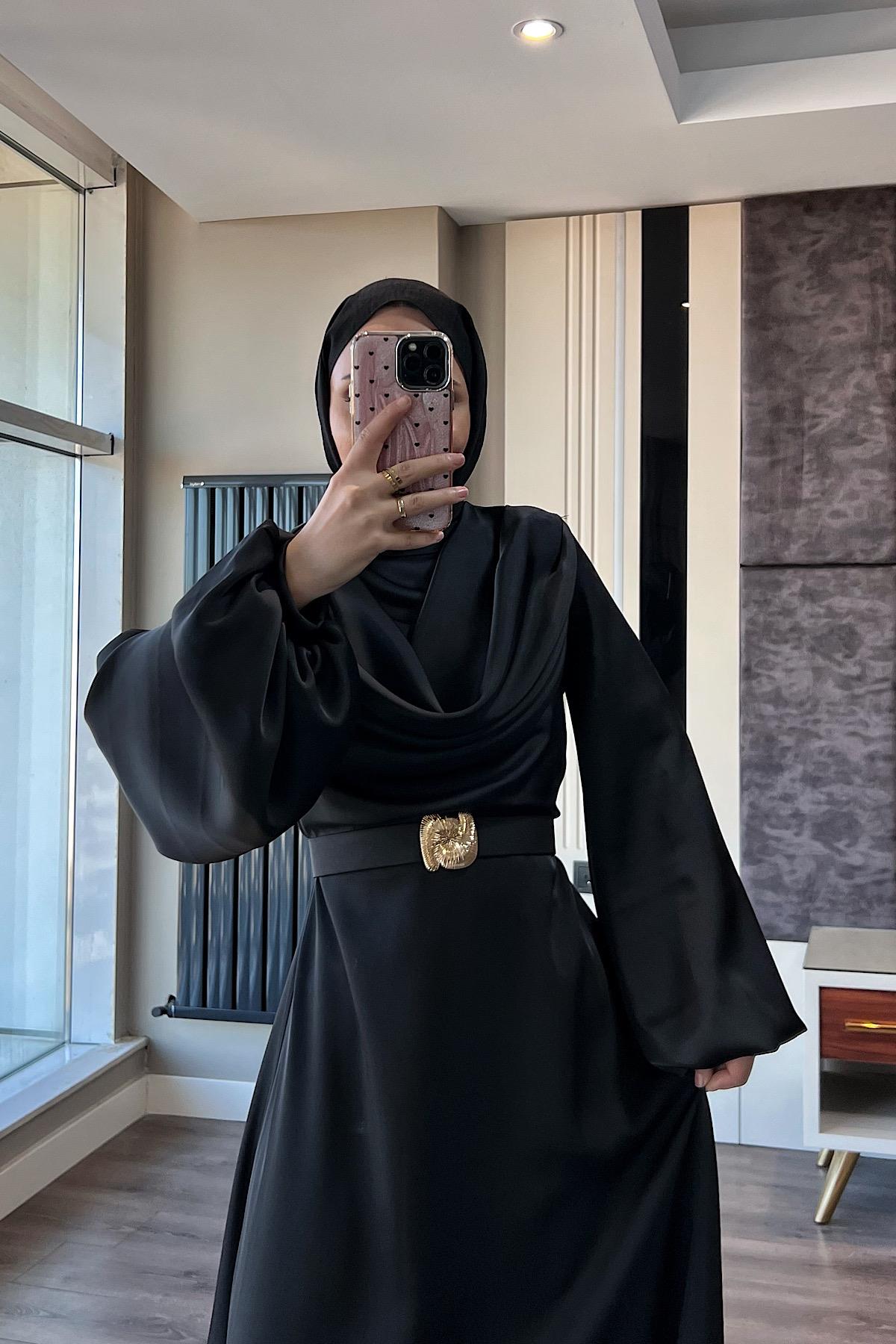 Kemerli Kuyruklu Saten Elbise Siyah