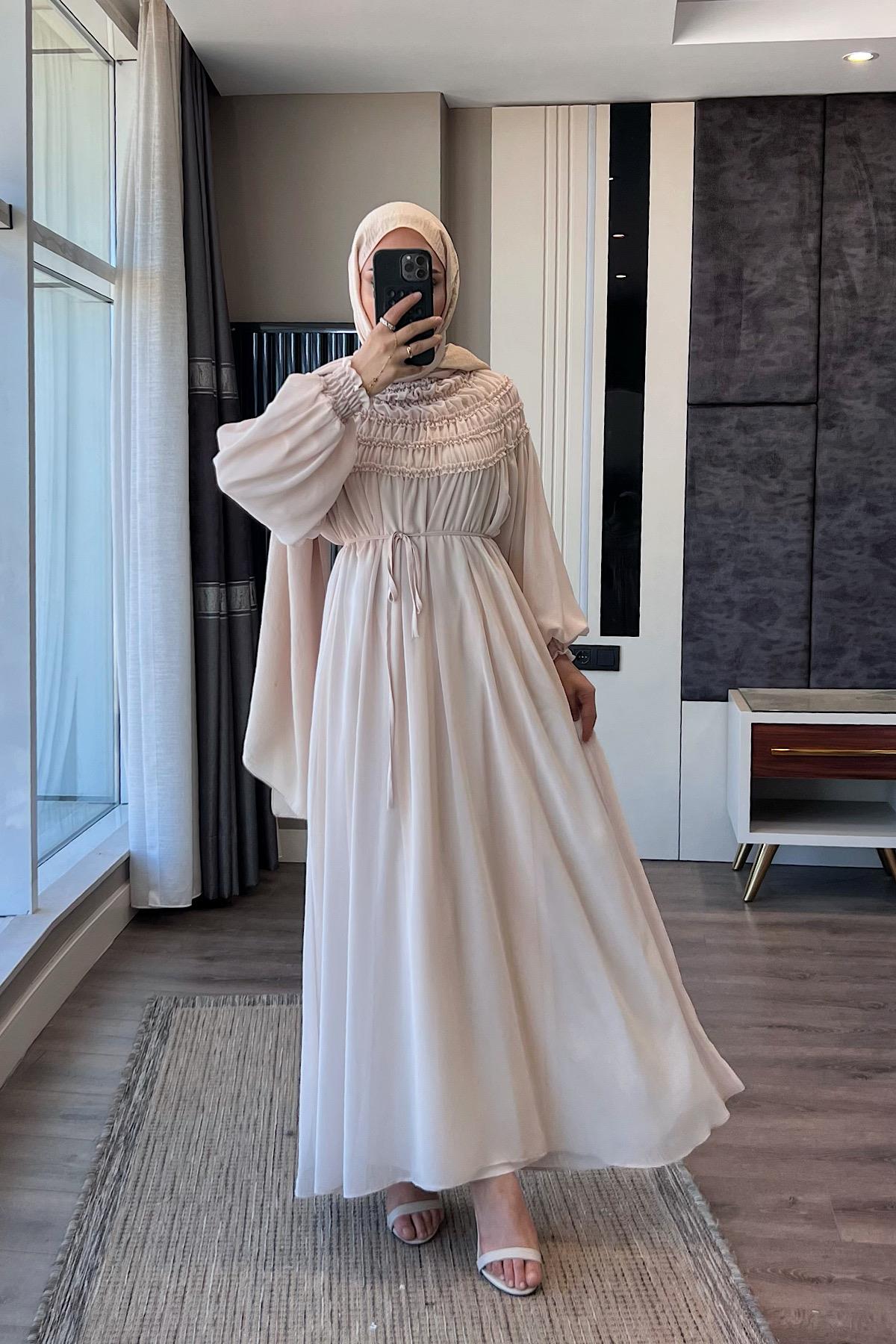 Yakası Ve Kolu Lastikli Şifon Elbise Bej