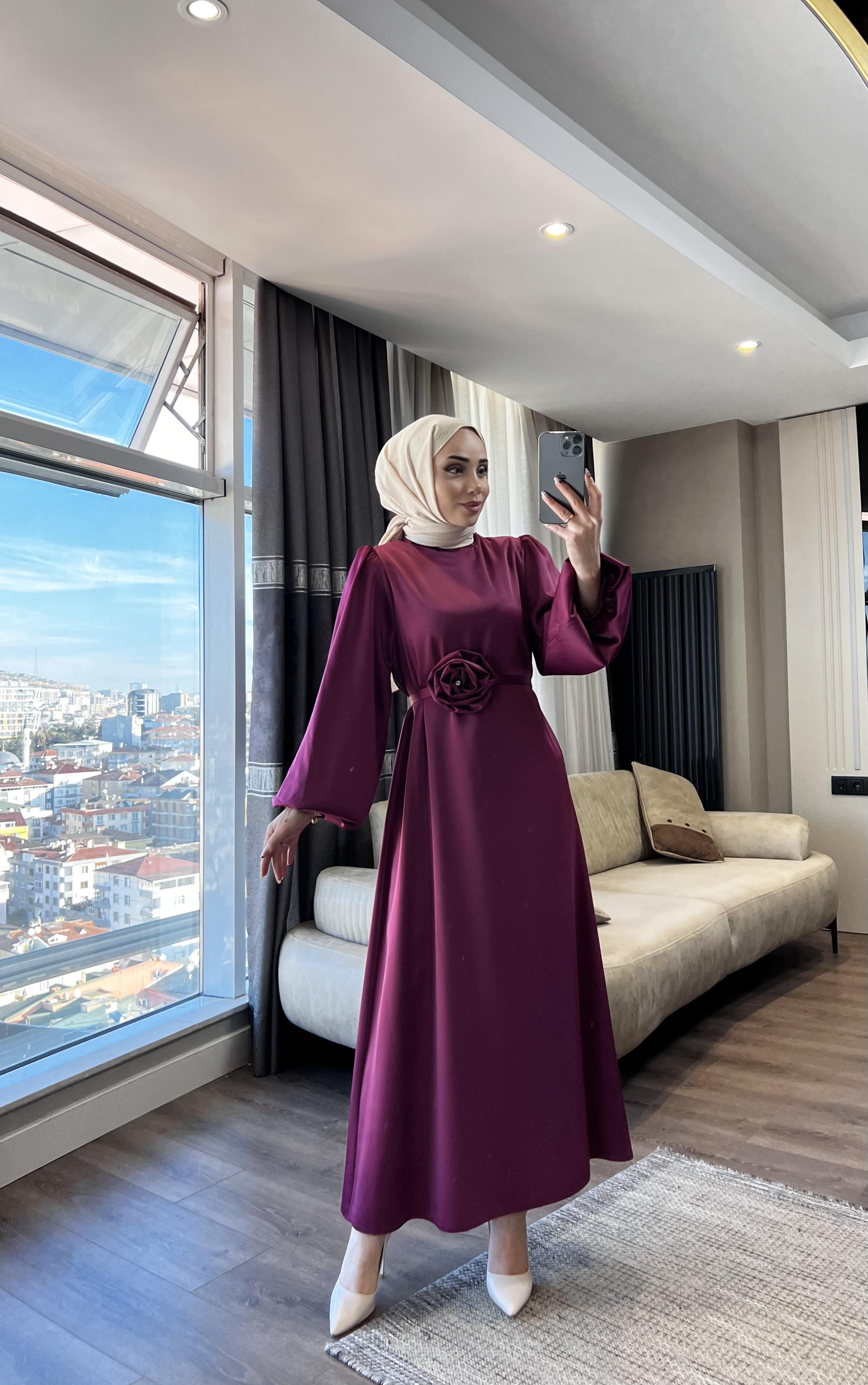 Gül Detay Saten Elbise