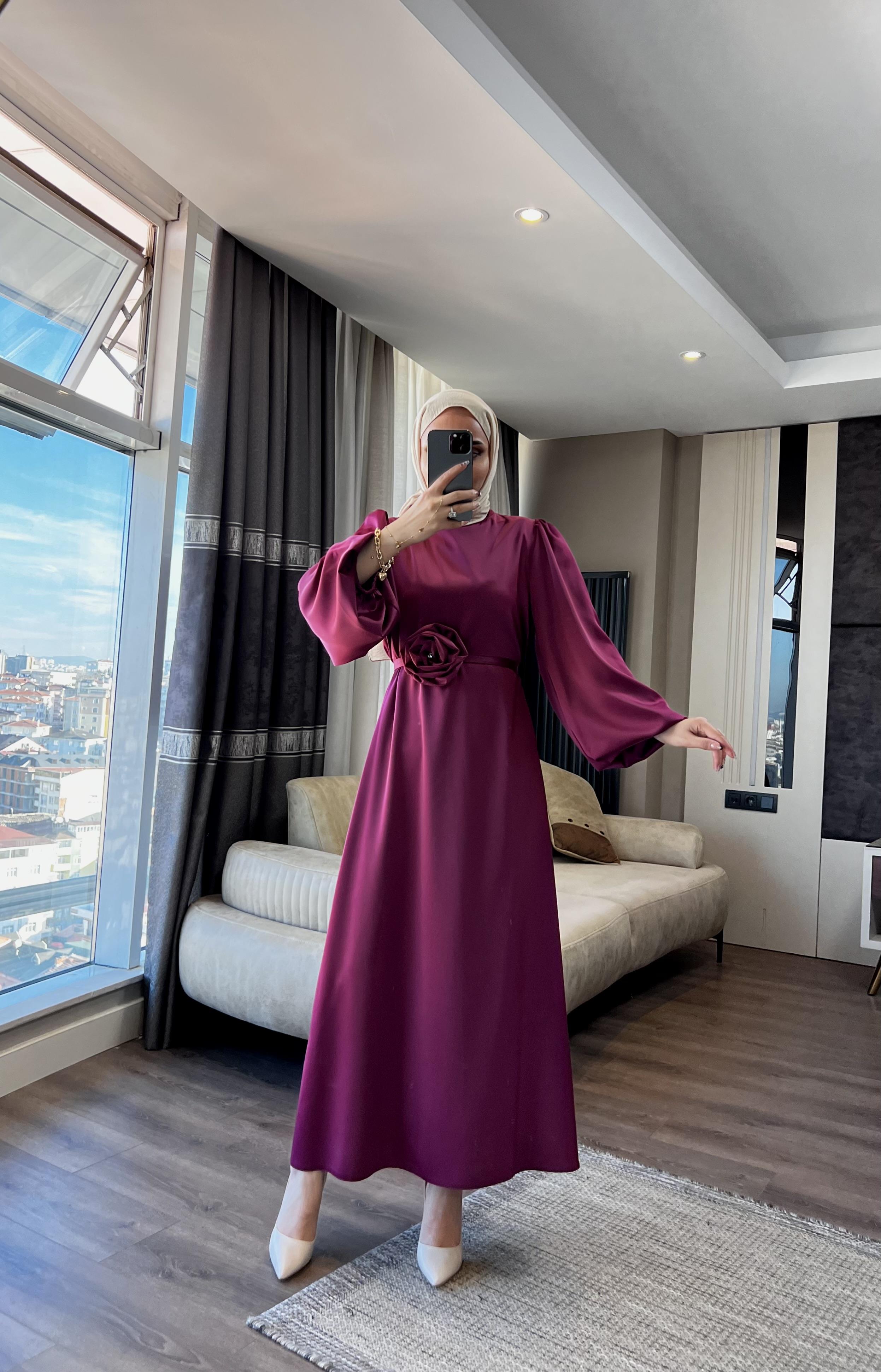 Gül Detay Saten Elbise