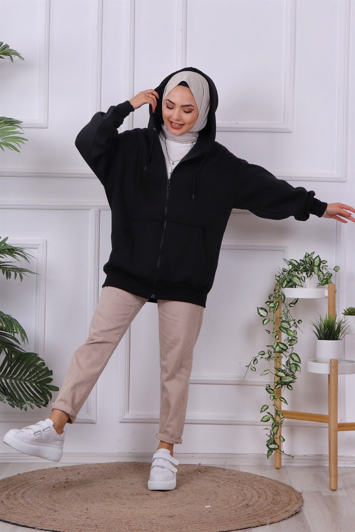 İçi Şardonlu Kapşonlu Fermuarlı Sweat Siyah